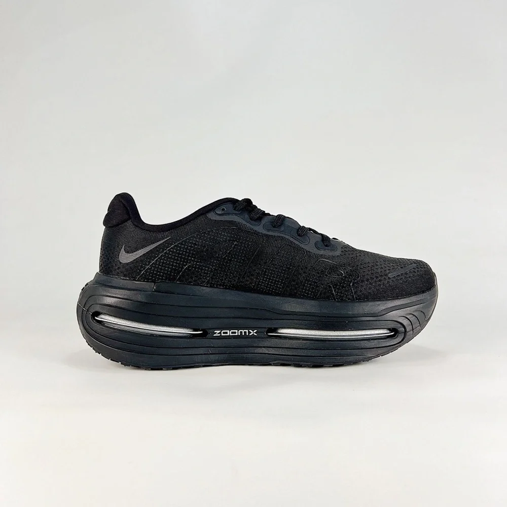 Nike Men’s Black Air Zoom Vomero premium Running Shoes